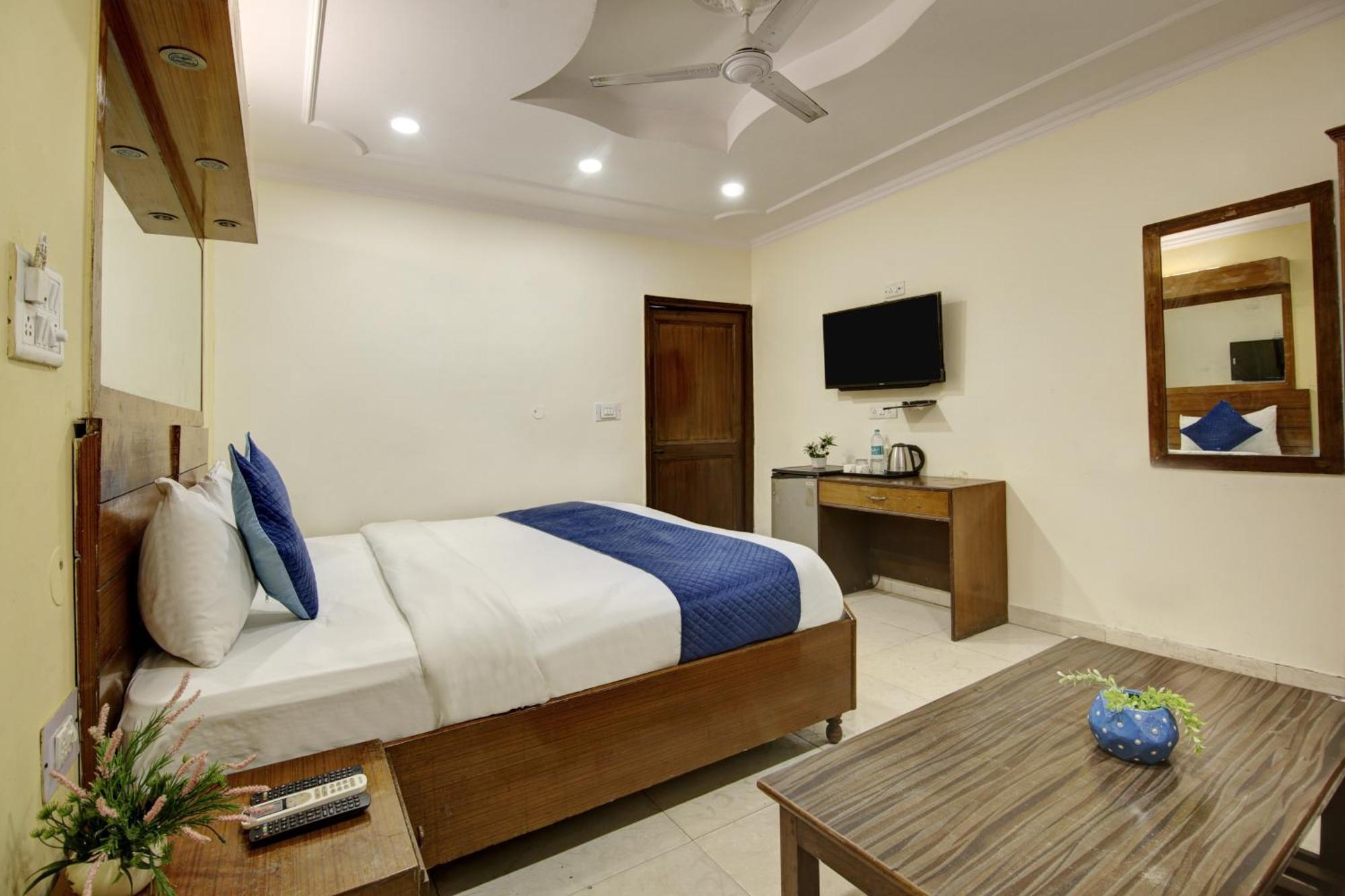 Hotel The Eden Park Noida Kültér fotó