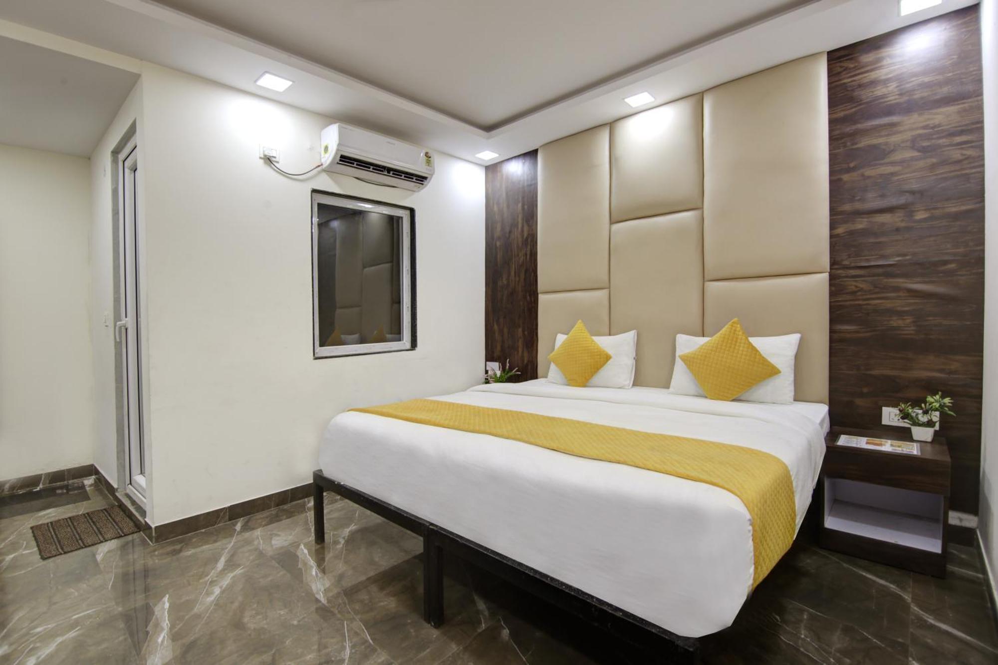 Hotel The Eden Park Noida Kültér fotó